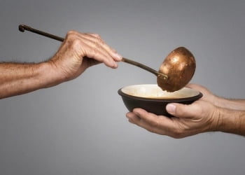 Bố thí là gì?