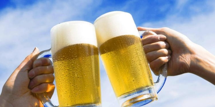 Giữ giới “Không uống rượu” Uống bia được không?