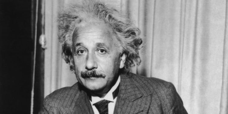 Bán đấu giá thư về Chúa của Einstein